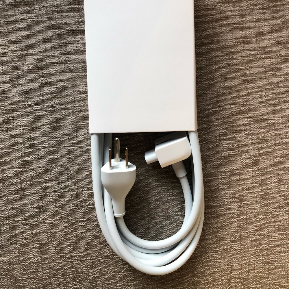 Mac cable - Picture 2 of 2